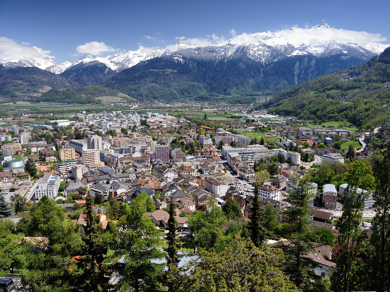 Monthey et les Dents-du-Midi